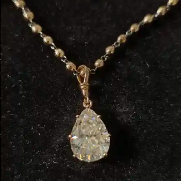 Stunning Necklace with ball chain - Picture 3 of 3